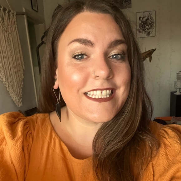 Meet your Posher, Brettney - Picture 2 of 5